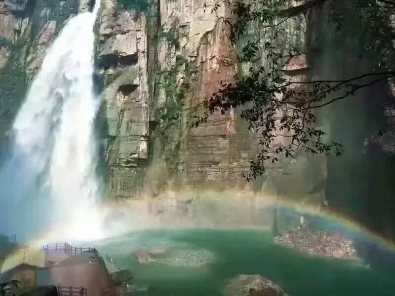 逃离空旷大街